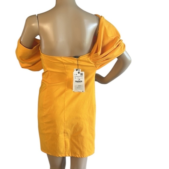 Zara dress,NWT,
Yellow floral bow ,3D, side sleeves,asymmetrical bright yellow - Picture 5 of 16
